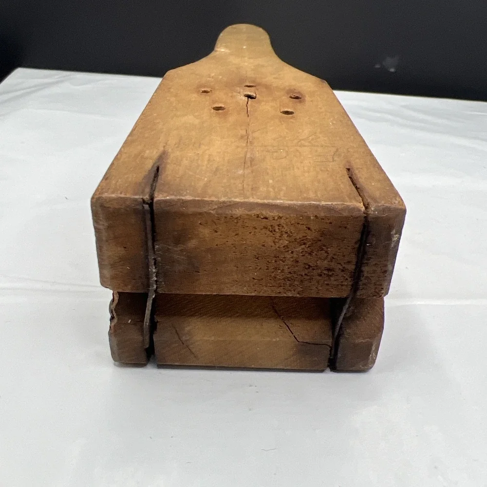 Antique T&D Mfg Co Wooden Lemon Squeezer No 797 Citrus Press Primitive Kitchen